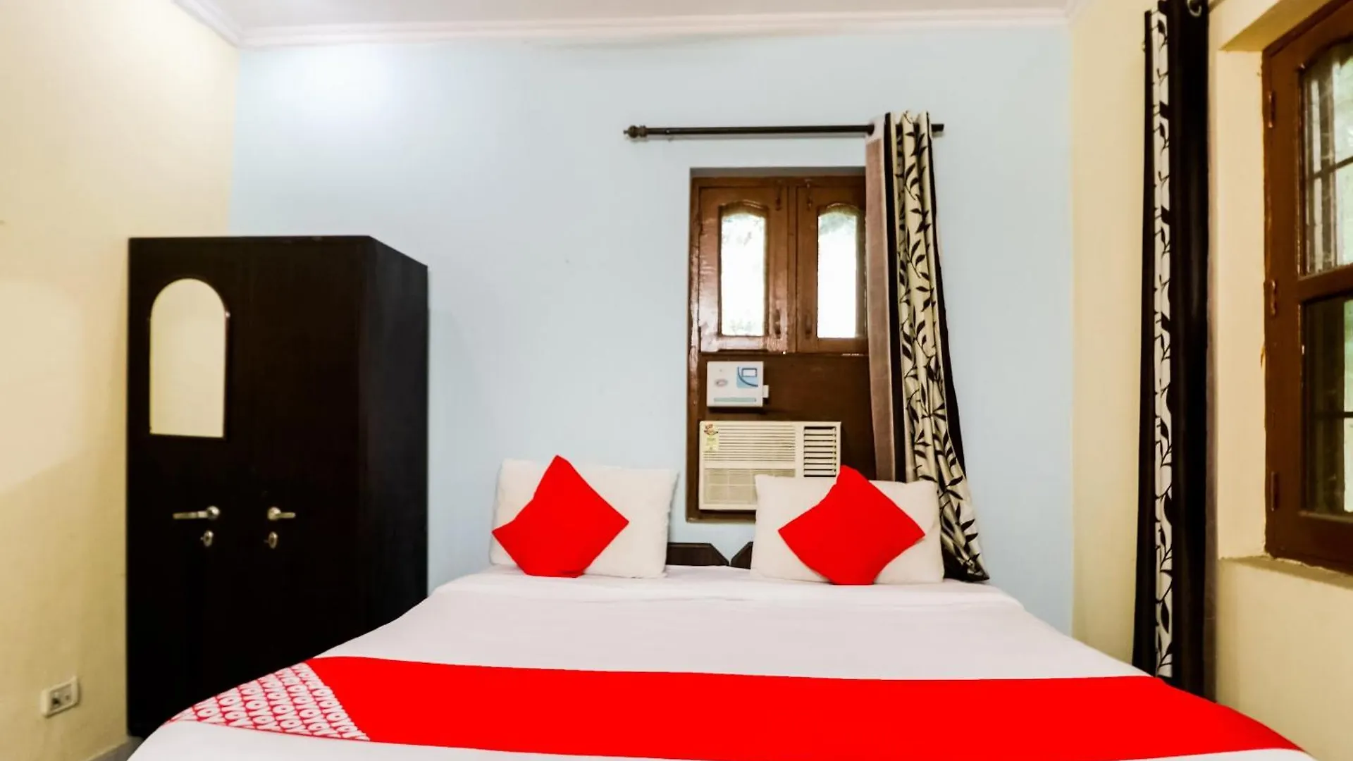 ***  Hotel O Maurya Residency Gurgaon India